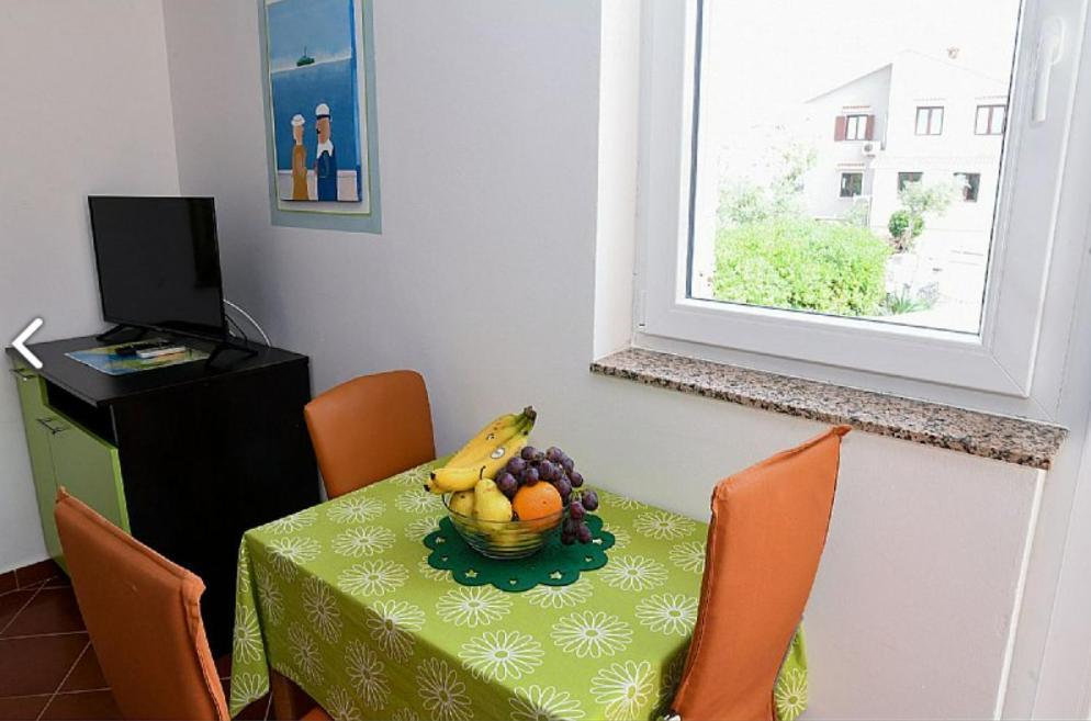 Apartments Dvori Novalja Eksteriør bilde