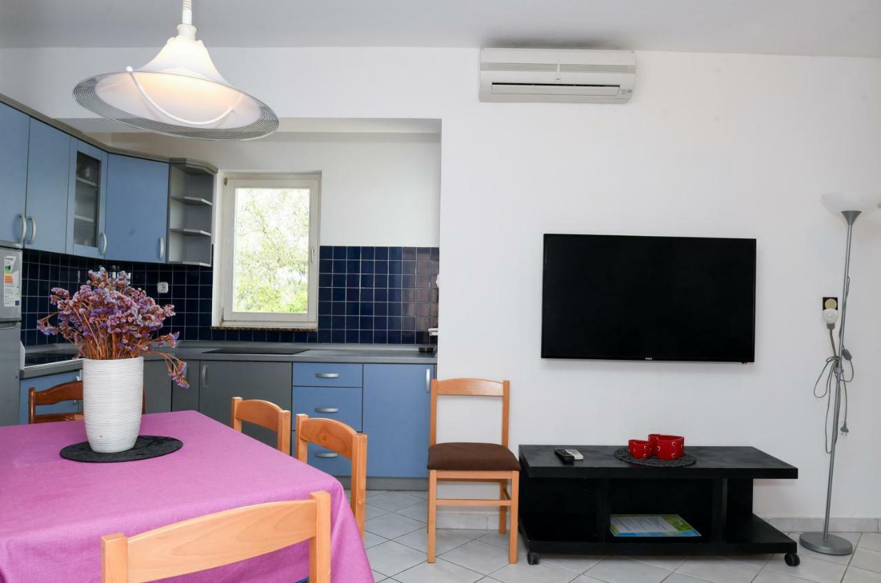 Apartments Dvori Novalja Eksteriør bilde